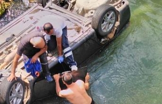 Otomobil Munzur Çayına uçtu: 1 ölü, 3 yaralı