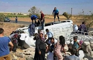 Şanlıurfa’da minibüs devrildi: 8 yaralı
