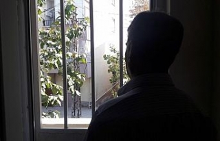 Suçluları ihbar etti, eve mahkum oldu