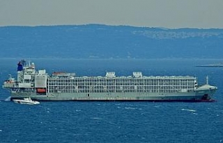 Tartışmalara neden olan gemi Çeşme’yi terk etti