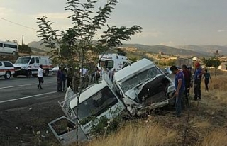 Tunceli-Elazığ karayolunda trafik kazası: 3’ü...