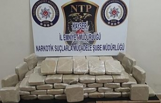 Uyuşturucu tacirlerine darbe: 115 kilogram eroin...