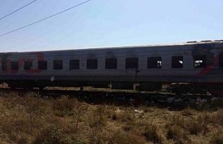 Yolcu treni hareket halindeyken alev aldı