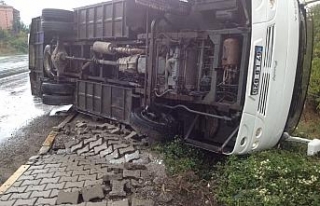 Zonguldak’ta işçi servisi devrildi: 9 yaralı