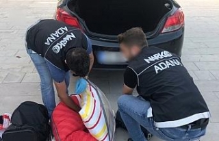 Araçtan 3 milyonluk uyuşturucu hap çıktı