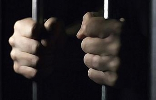 Endonezya’da bin 200 mahkum firar etti