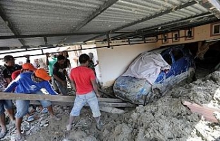 Endonezya’da depremin bilançosu artıyor