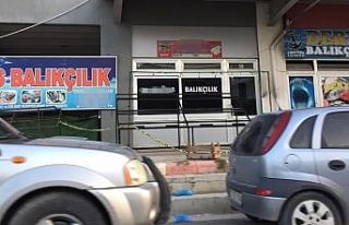 Evlenmek üzere olduğu kadını başka biriyle görünce...