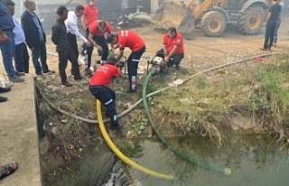 Fabrika yangınında 10 işçi dumandan etkilendi