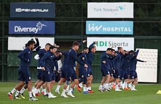 Fenerbahçe, Başakşehir maçı için kampa girdi
