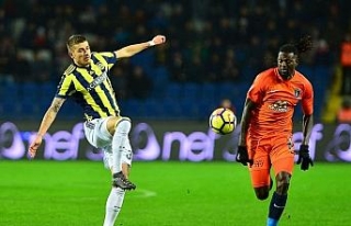 Fenerbahçe evinde Başakşehir’e karşı kazanıyor