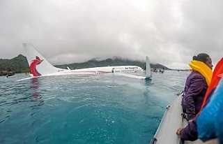 Göle inen uçaktaki yolcular böyle kurtarıldı