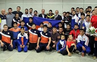 Güreş Milli Takımı İstanbul’a geldi