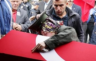 ’Hayallerimizi çaldılar’ diye gözyaşı döktü