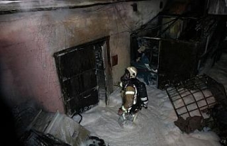 Kozmetik fabrikasında korkutan yangın