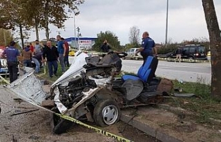 Otomobil paramparça oldu: 1 ölü, 1 yaralı