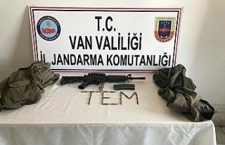 Teröristin gösterdiği mağarada silah ve mühimmat...