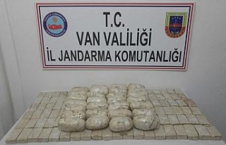 Toprağa gömülü 39 kilo eroin ele geçirildi