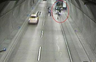 Tüneldeki motosiklet kazası kamerada
