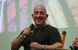 Ünlü şovmen Cem Yılmaz’dan evlilik esprisi