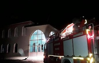 Yükseklik korkusu olan imam kubbede mahsur kaldı