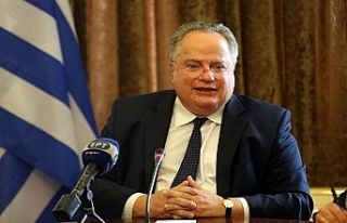 Yunan Dışişleri Bakanı istifa etti