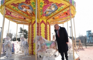 Keçiören’deki yeni lunaparkın oyuncakları kuruluyor