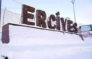 Erciyes'te kar kalınlığı 40 santimetreye...