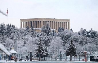 Ankara, beyaza büründü