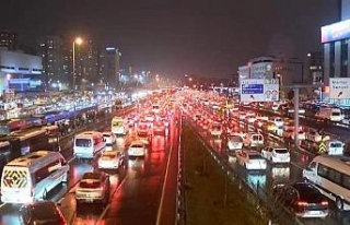 İstanbul'da trafik yoğunluğu yüzde 90'a...
