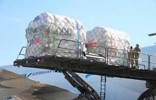 105 ton yardım malzemesi taşıyan Azerbaycan uçağı,...