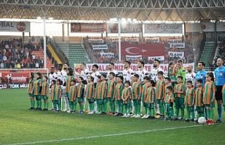 Alanyaspor ile Galatasaray, depremzedeler için sahaya...