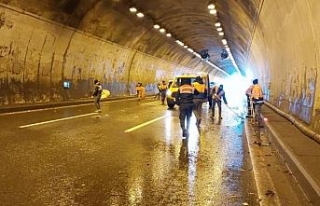 Bolu Dağı Tüneli'nde zincirleme kaza: 1 ölü,...