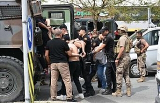 İzmir'de adliye yakınındaki çatışmaya 21...