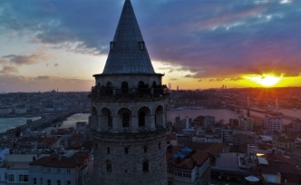 Galata Kulesi gün batımında havadan görüntülendi