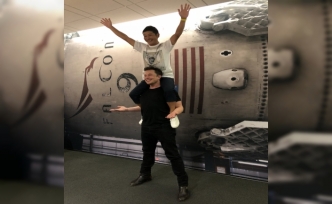 Elon Musk Ay’a yolculuğa hazırlanıyor