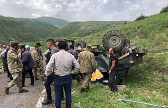 Ardahan'da askeri araç devrildi: 4 yaralı