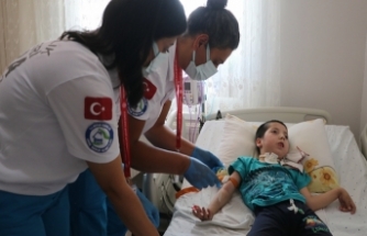 Doktorların yüzde 1 yaşama şansı verdiği Arda, hayata tutundu