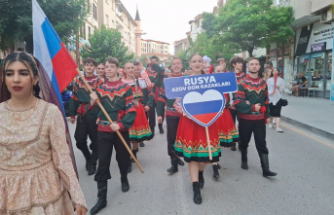 Beypazarı'nda renkli başlangıç: 2. Uluslararası Halk Dansları ve Müzik Festivali kortejle başladı