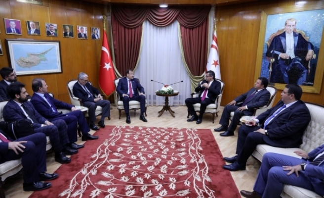 Çavuşoğlu KKTC Başbakanı Erhürman ile bir araya geldi