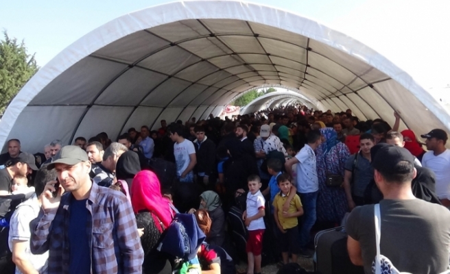 Bayram için giden Suriyelilerin sayısı 20 bini aştı