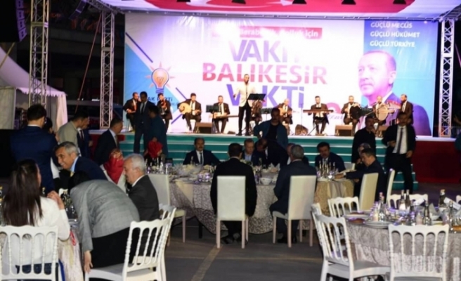 Erdoğan Balıkesir’de binlerce kişiyle iftar yaptı