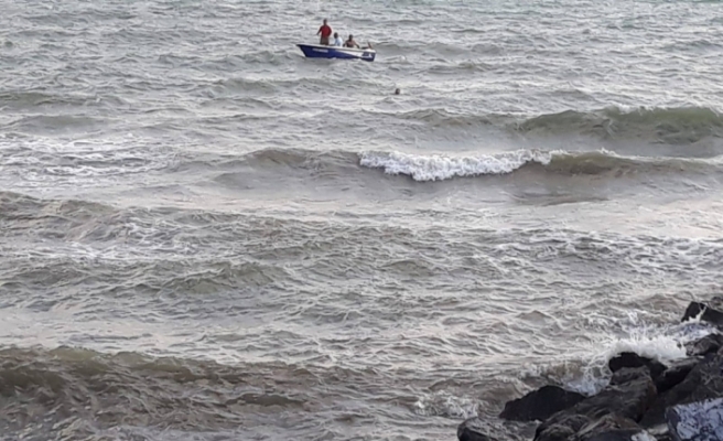 Suriyeli iki kız çocuğundan biri denizde boğuldu