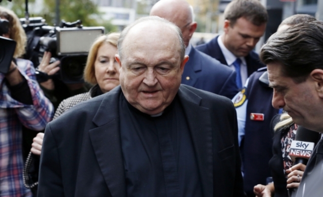 Başpiskopos bir papazın çocuk tacizini gizlemekten mahkum oldu