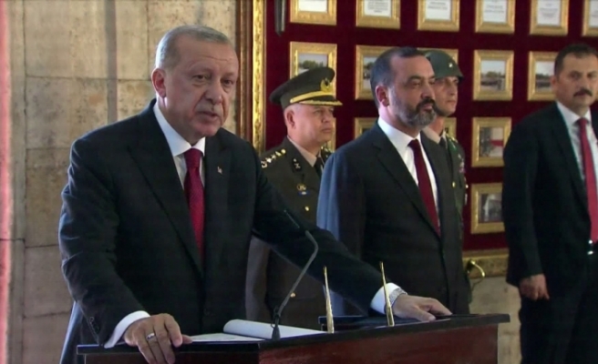 Erdoğan Anıtkabir’i ziyaret etti
