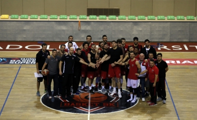Eskişehir Basket yöneticilerine ceza yağdı