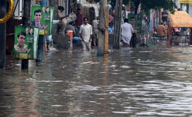 Pakistan’da şiddetli yağışlarda ölenlerin sayısı 18’e çıktı