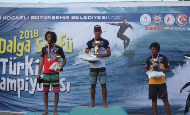 Türkiye’nin ilk Deniz Sörfü Şampiyonası gerçekleşti