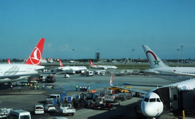 Atatürk Havalimanı’nda iki uçak çarpıştı