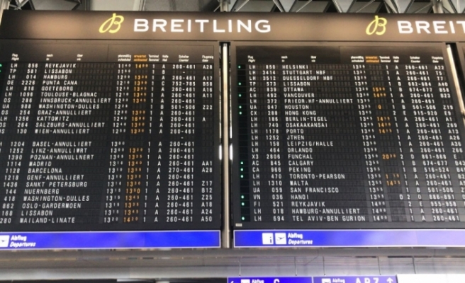 Frankfurt Havaalanı’nda 50 uçak seferi durduruldu